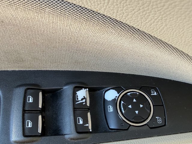 Used 2019 Ford Fusion SE FWD image 10