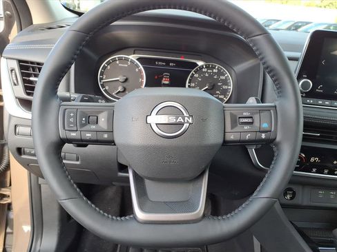 Certified 2025 Nissan Rogue SV image 12