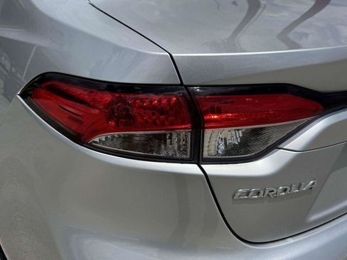 Used 2021 Toyota Corolla LE FWD image 15
