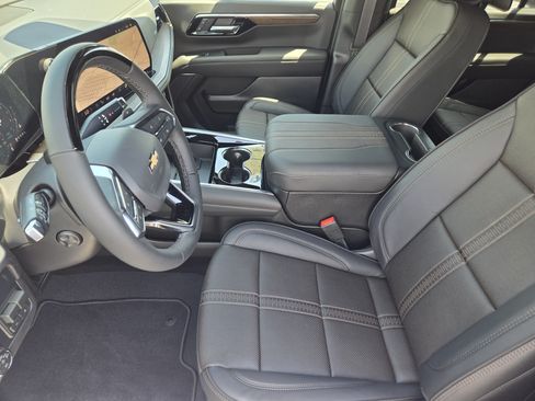 New 2026 Chevrolet Tahoe High Country AWD/4WD image 10