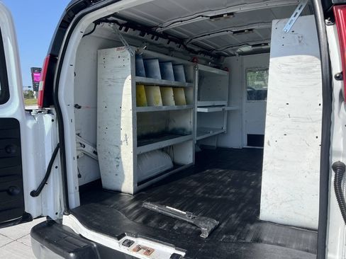 Used 2016 Chevrolet Express 2500 RWD image 15