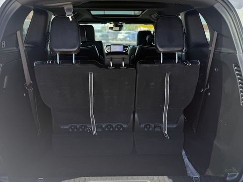 Used 2025 Chrysler Pacifica Limited FWD image 10