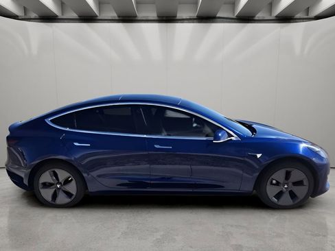 Used 2019 Tesla Model 3 Standard Range Plus image 6