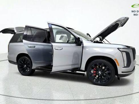 Used 2026 Cadillac Escalade Platinum Sport w/ LPO, ONYX Package AWD/4WD image 11