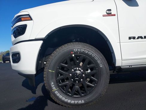 New 2026 RAM 2500 Limited AWD/4WD image 16