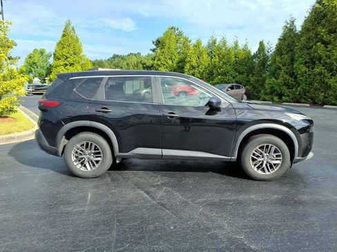 Used 2023 Nissan Rogue S AWD/4WD image 2