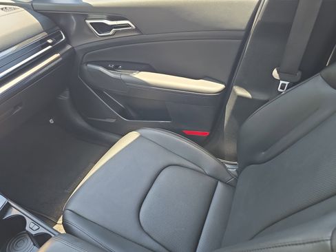 Certified 2025 Kia Sportage EX FWD image 15