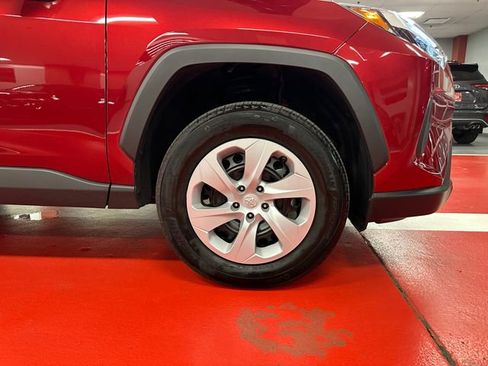 Certified 2025 Toyota RAV4 LE AWD/4WD image 29