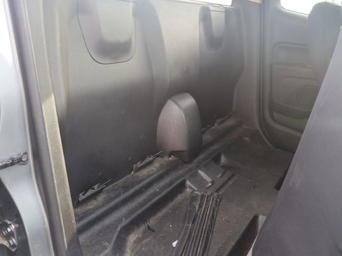 Used 2018 Chevrolet Colorado W/T image 8