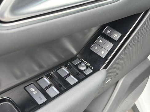 Used 2026 Land Rover Range Rover Velar S AWD/4WD image 21