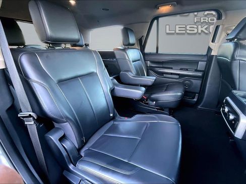 Used 2024 Ford Expedition XLT image 26