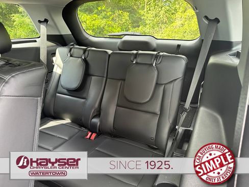 Used 2023 Ford Explorer XLT w/ Equipment Group 202A AWD/4WD image 14