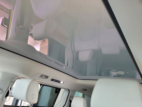New 2025 Volkswagen ID. Buzz 1st Edition RWD image 8