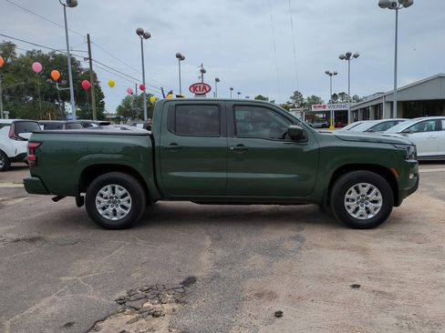 Used 2022 Nissan Frontier SV RWD image 4