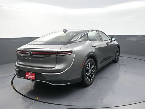 Certified 2023 Toyota Crown AWD/4WD image 8