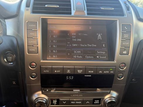 Used 2018 Lexus GX 460 Premium w/ Premium Package image 18