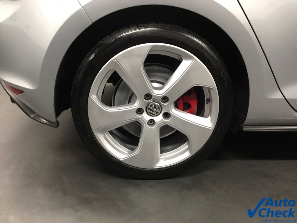 Used 2017 Volkswagen GTI SE FWD image 18