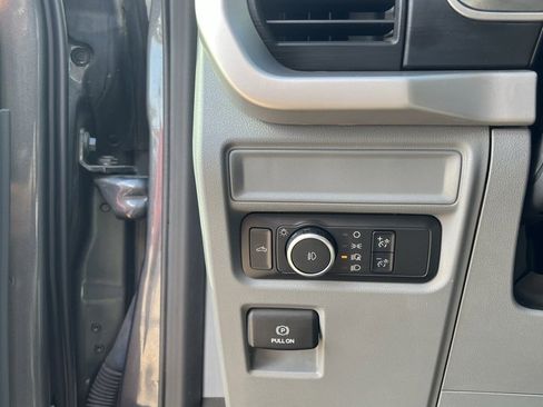 Used 2022 Ford F150 XLT w/ Trailer Tow Package image 9