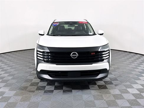 Certified 2025 Nissan Kicks SR image 2