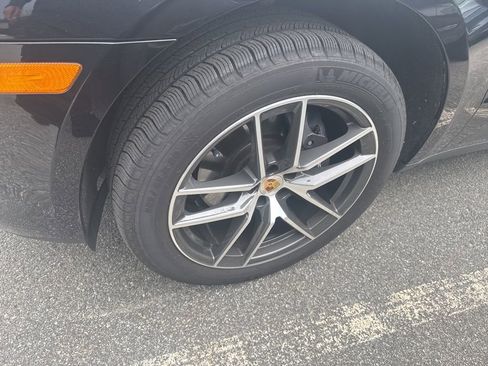 Certified 2026 Porsche Macan AWD/4WD image 6
