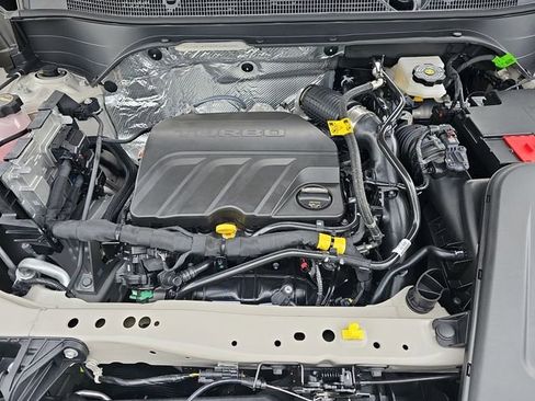 New 2026 Chevrolet Trax RS w/ Sunroof Package image 31