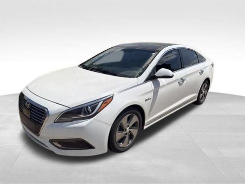 Used 2016 Hyundai Sonata Limited w/ Option Group 02 FWD image 8