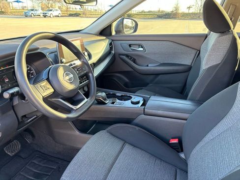 Used 2023 Nissan Rogue SV image 17