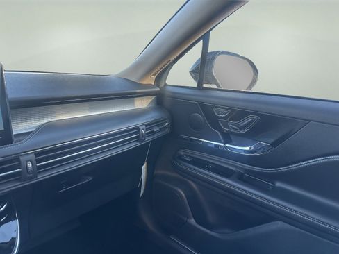 New 2026 Lincoln Corsair Premiere image 16