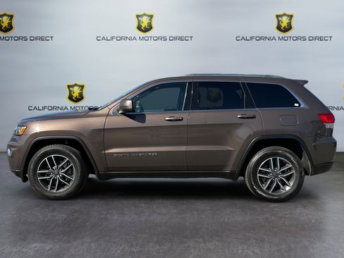 Used 2019 Jeep Grand Cherokee Laredo w/ Laredo X Package image 2