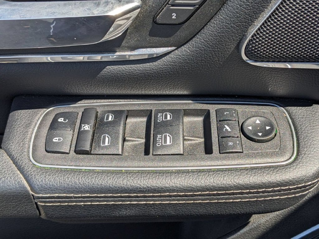 Used 2023 RAM 1500 Laramie AWD/4WD image 15