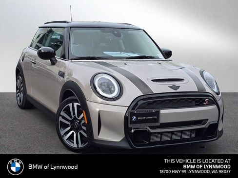 Used 2023 MINI Cooper S image 1