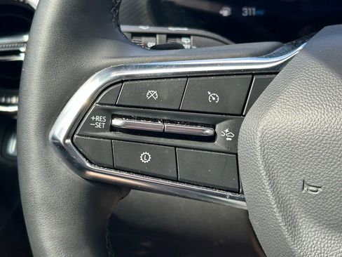 Used 2025 Chevrolet Equinox LT FWD image 30