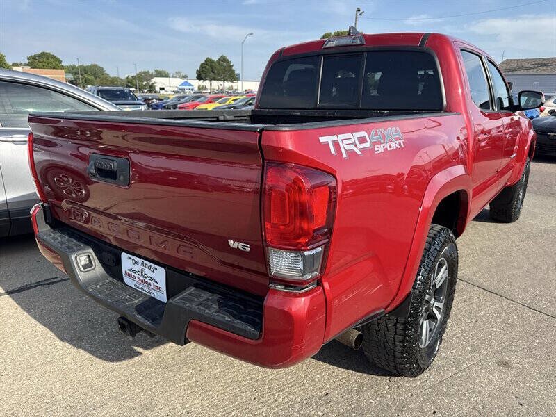 Used 2016 Toyota Tacoma TRD Sport w/ Towing Package AWD/4WD image 7