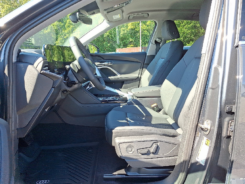 Used 2025 Audi Q5 Premium w/ Convenience Package AWD/4WD image 6