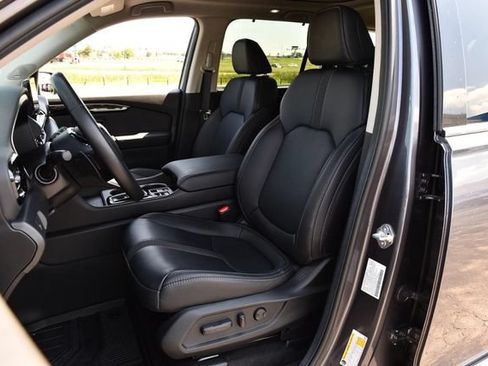 Used 2025 Honda Pilot Touring image 22