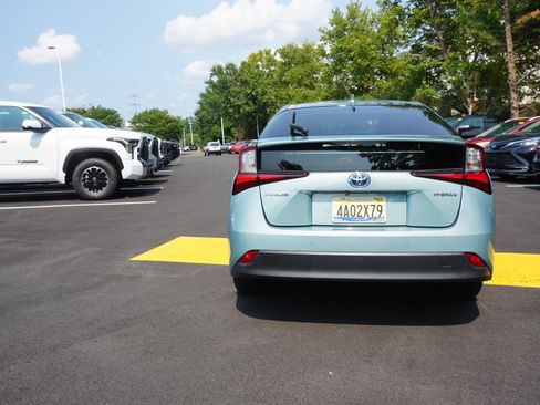 Used 2019 Toyota Prius LE FWD image 4