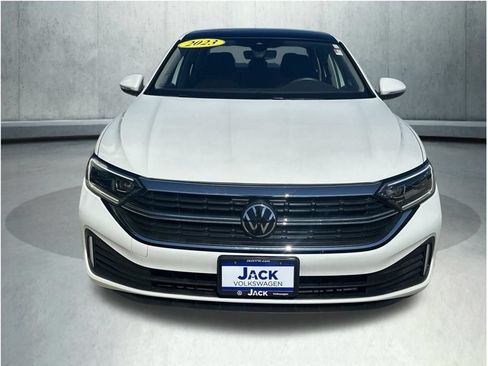 Used 2023 Volkswagen Jetta SEL FWD image 11