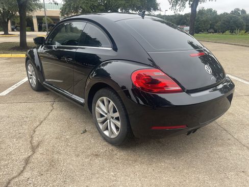 Used 2013 Volkswagen Beetle TDI image 7