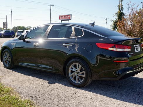 Used 2020 Kia Optima LX image 16