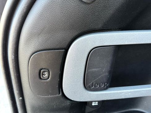 Used 2018 Jeep Cherokee Limited w/ High Altitude Package image 22