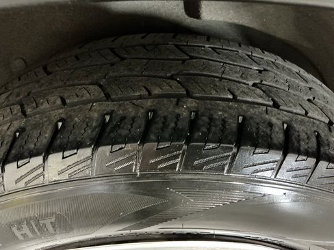 Used 2020 Nissan Rogue S image 29