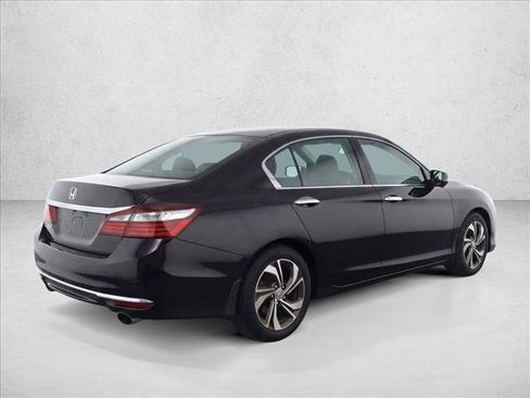 Used 2017 Honda Accord LX image 7