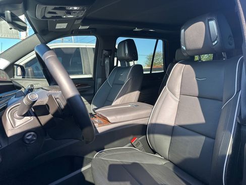 Used 2024 Cadillac Escalade Premium Luxury w/ Performance Package image 8