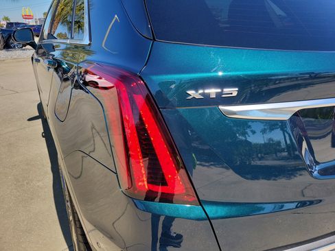 New 2026 Cadillac XT5 Premium Luxury w/ LPO, Floor Liner Package image 10