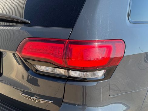 Used 2018 Jeep Grand Cherokee Trackhawk AWD/4WD image 8