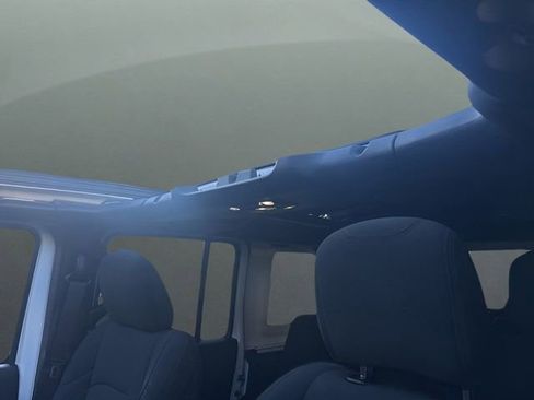 Used 2023 Jeep Wrangler Unlimited w/ Sun & Screen Package image 15