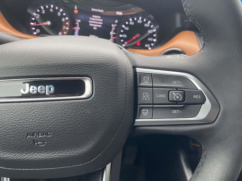 Certified 2024 Jeep Compass Limited image 4