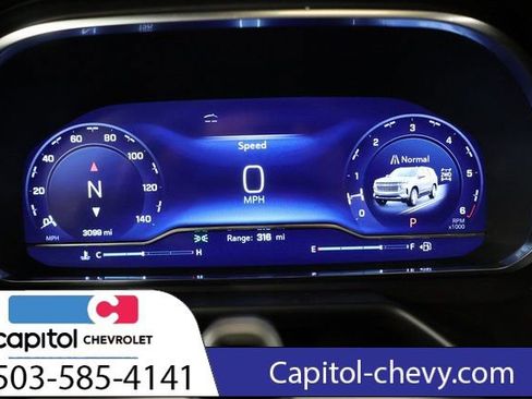 Used 2024 Chevrolet Suburban High Country w/ Advanced Technology Package image 17