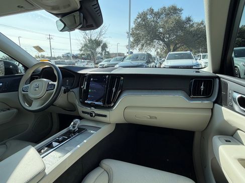 Certified 2023 Volvo XC60 T8 Ultimate w/ Climate Package image 13