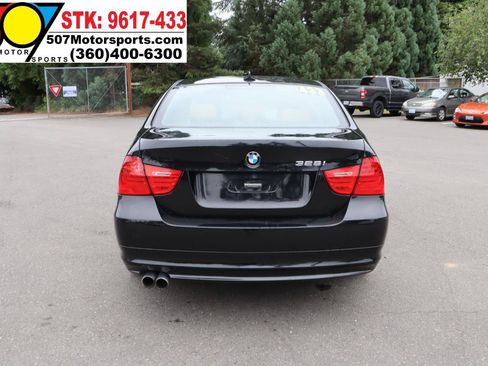 Used 2011 BMW 328i xDrive Sedan AWD/4WD image 7